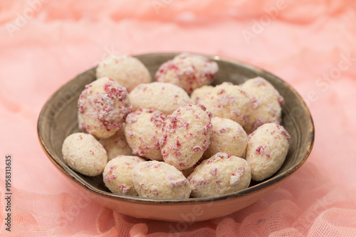 chocolate eggs candies in bowl, Easter eggs