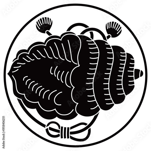 	家紋です。糸輪に法螺貝といいます。