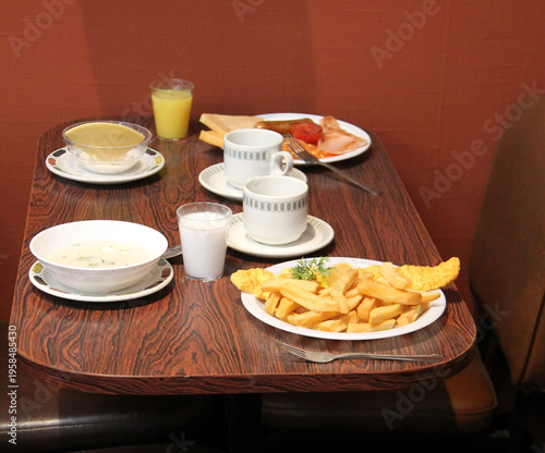 Wallpaper Mural Traditional Meals Served at an Old Fashioned English Café. Torontodigital.ca