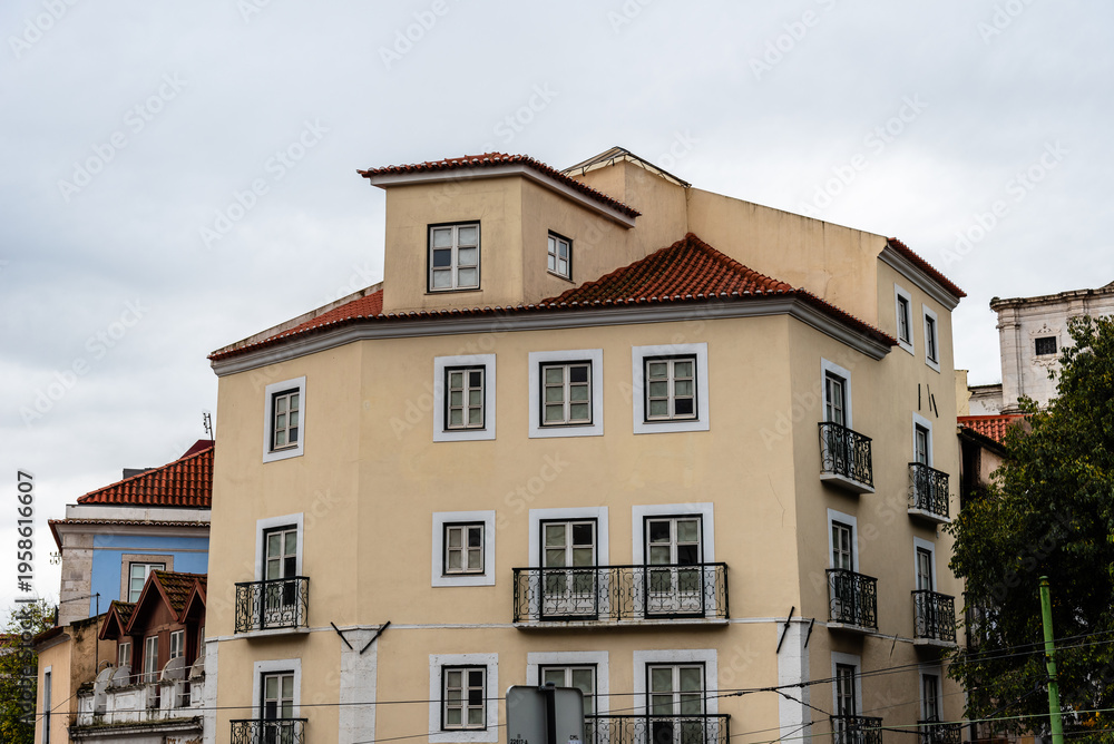 Fototapeta premium Alfama Quarter Buildings