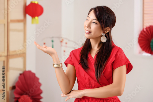 Young Asian woman in tradit...