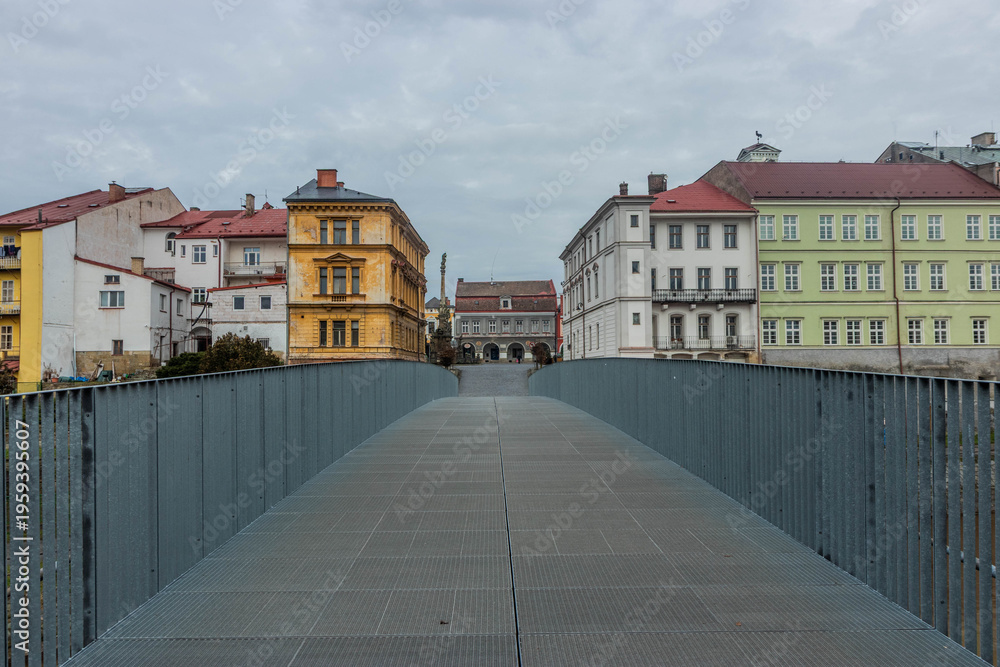Obraz premium Komenskeho bridge over Labe river in Jaromer, Czechia