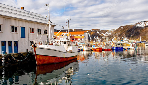 Foto Norwegen Nordkap Fischesboote  Honningsvåg ist eine Stadt in der norwegischen Kommune Nordkapp in der Provinz Finnmark