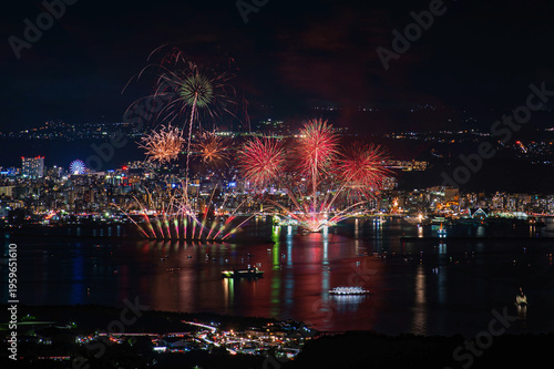Wallpaper Mural かごしま錦江湾サマーナイト大花火大会「音楽花火」 Torontodigital.ca