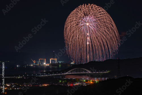 Wallpaper Mural 伊万里港の夜景と伊万里湾大花火 Torontodigital.ca