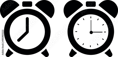 Comparison of an alarm clock with and without a visible time display