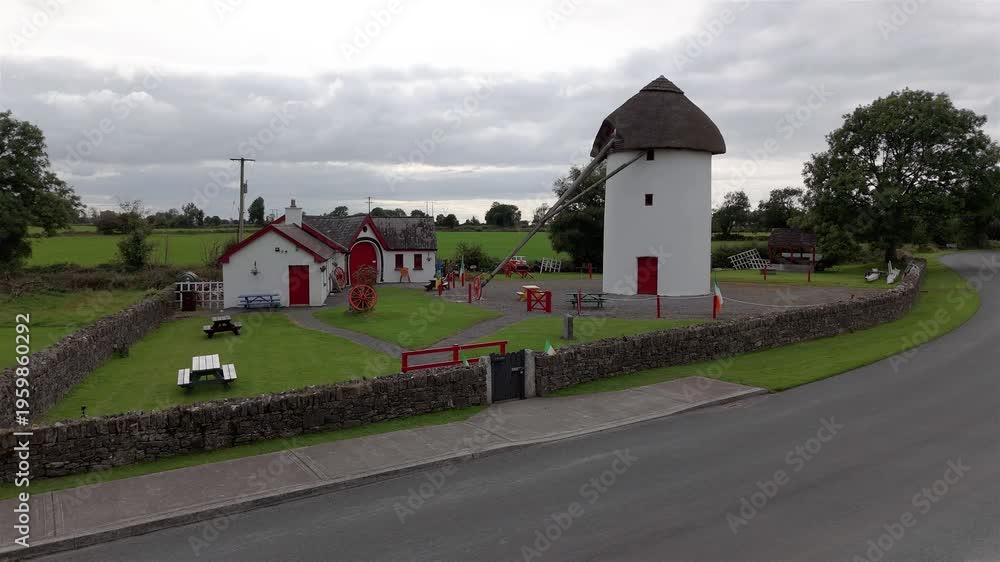 Elgin R Windmill Vidéo Stock Elphin Windmill is a fully restored 18th century tower mill ...