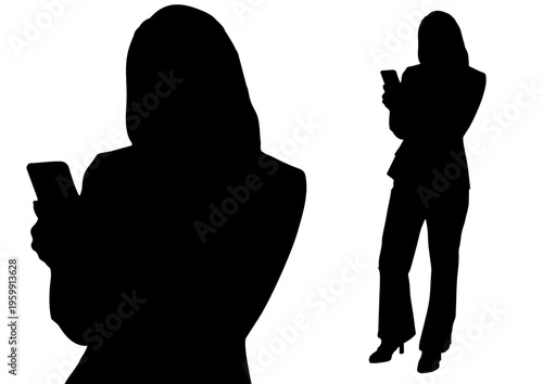 スマートフォンを操作する女性のシルエットセット