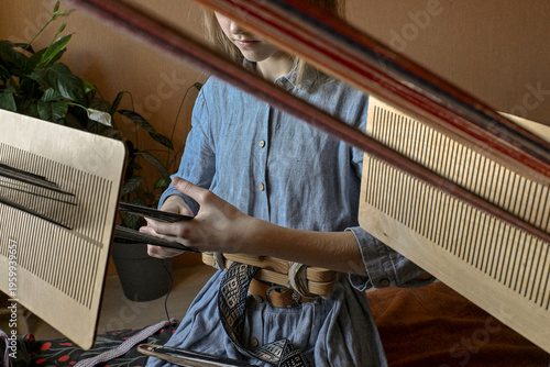 thread, colours, loom, pattern, textile, weaving, wool, fabric, hand, hand-made, handcraft,