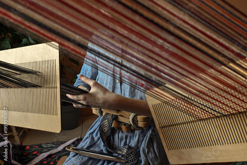 thread, colours, loom, pattern, textile, weaving, wool, fabric, hand, hand-made, handcraft,