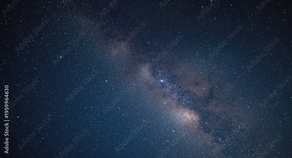 Obraz premium night sky long exposure focusing on milky way galaxy with gritty texture detail