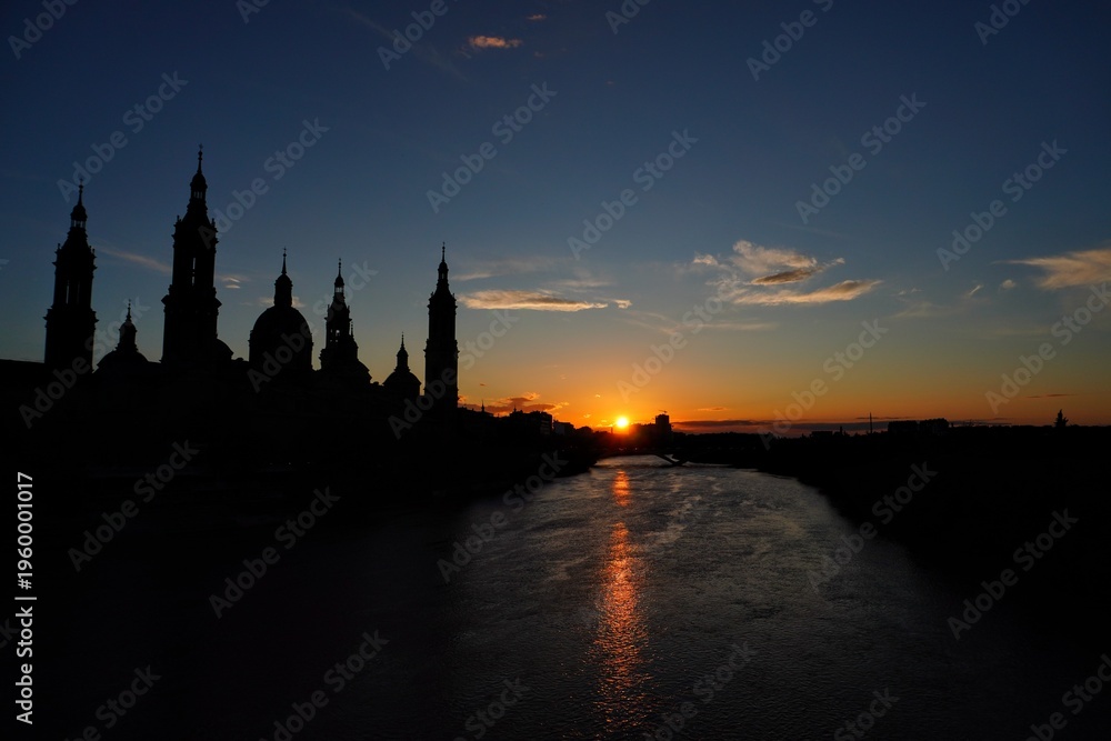Fototapeta premium El Pilar al atardecer