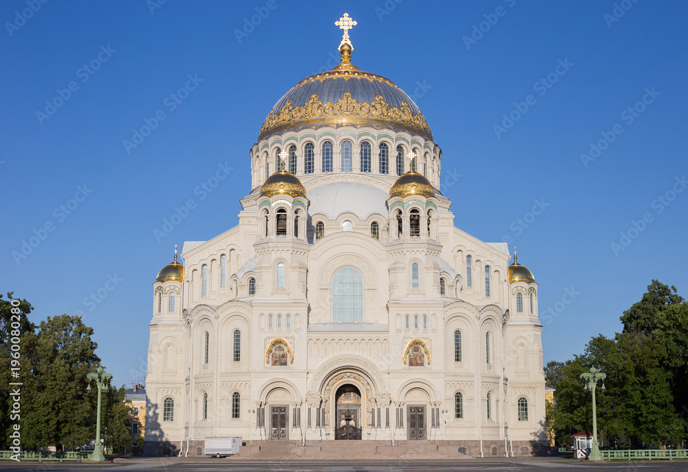 Obraz premium Naval Cathedral of Saint Nicholas in Kronstadt near Saint-Petersburg