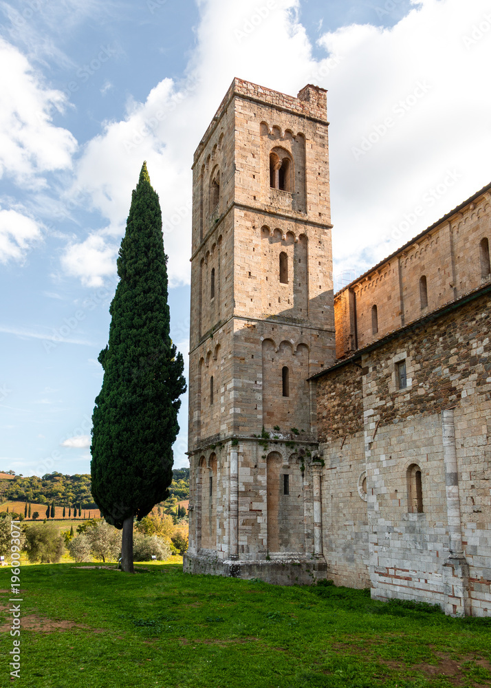 Obraz premium Abbazia di Sant'Antimo bell tower, Montalcino Tuscany