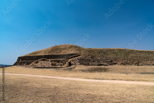 삼국시대 고구려성인 호로고루-성앞에 임진강이 흐르고 있다--장남면, 연천군 경기도 대한민국