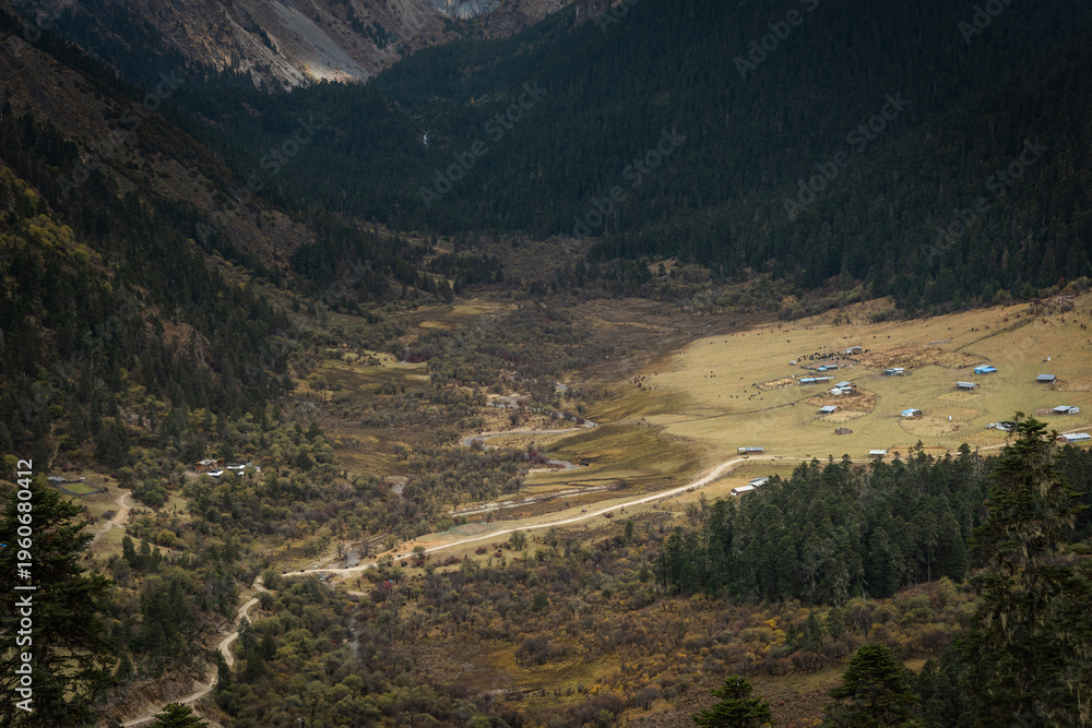 Naklejka premium Scenery of Shangri-La, a county-level city in northwestern Yunnan province, China ,tourist attraction