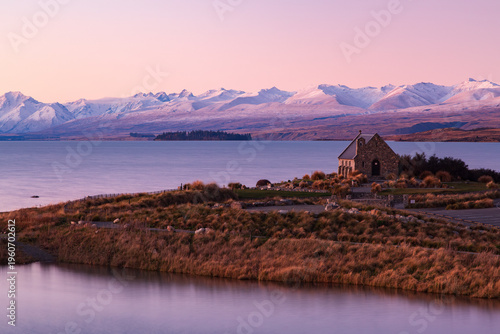 Fotografie Lake Tekapo, New Zealand, under purple dusk skies