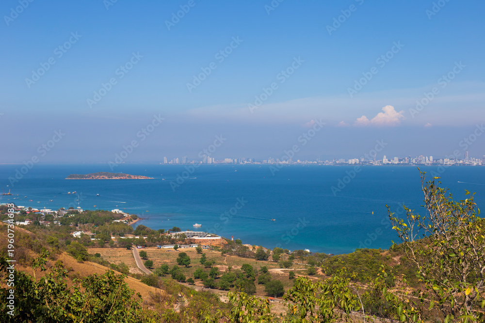 Obraz premium Koh Larn, Pattaya, Thailand, March 5, 2026