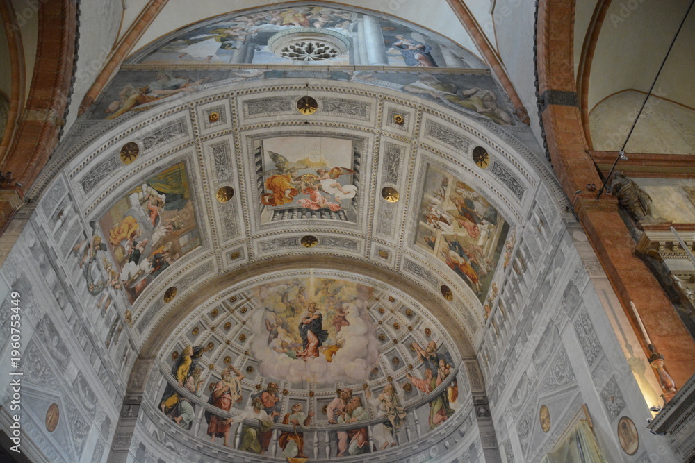 Fototapeta premium イタリア ヴェローナのドゥオーモ