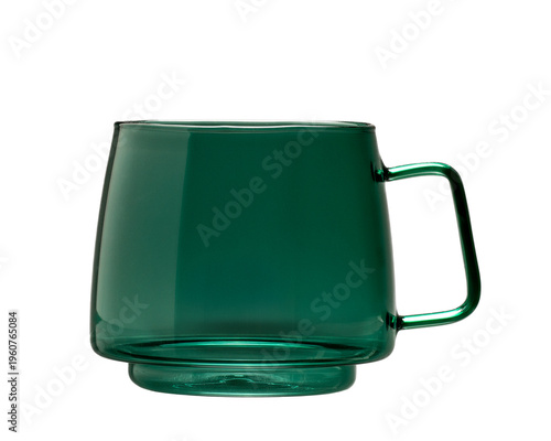 Zielona szklanka, kubek z uchem na białym tle