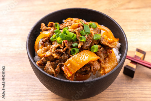 牛肉キムチ炒め丼