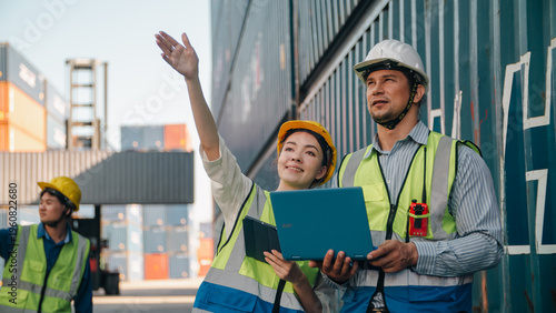 Worker engineer container l...