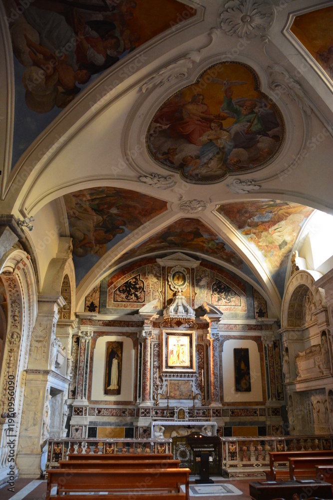 Fototapeta premium イタリア ナポリのサン・ドメニコ・マッジョーレ教会