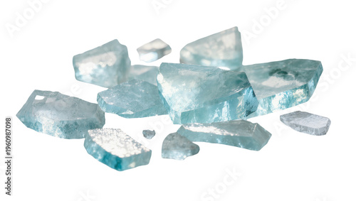 Foto Isolated natural raw light blue crystal fragments showing beautiful translucent