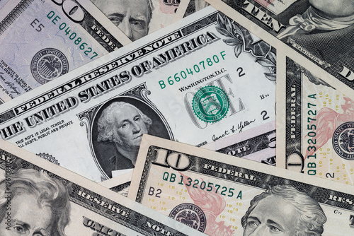Tableau sur toile A close-up of U.S. dollar bills