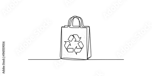 Continuous one line drawing of a reusable eco friendly shopping bag with a recycle symbol on it