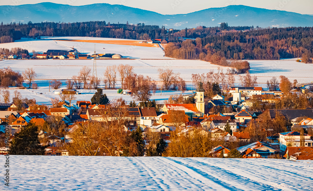 Obraz premium Winter landscape on a sunny day near Eichendorf, Vils, Dingolfing, Landau, Bavaria, Germany