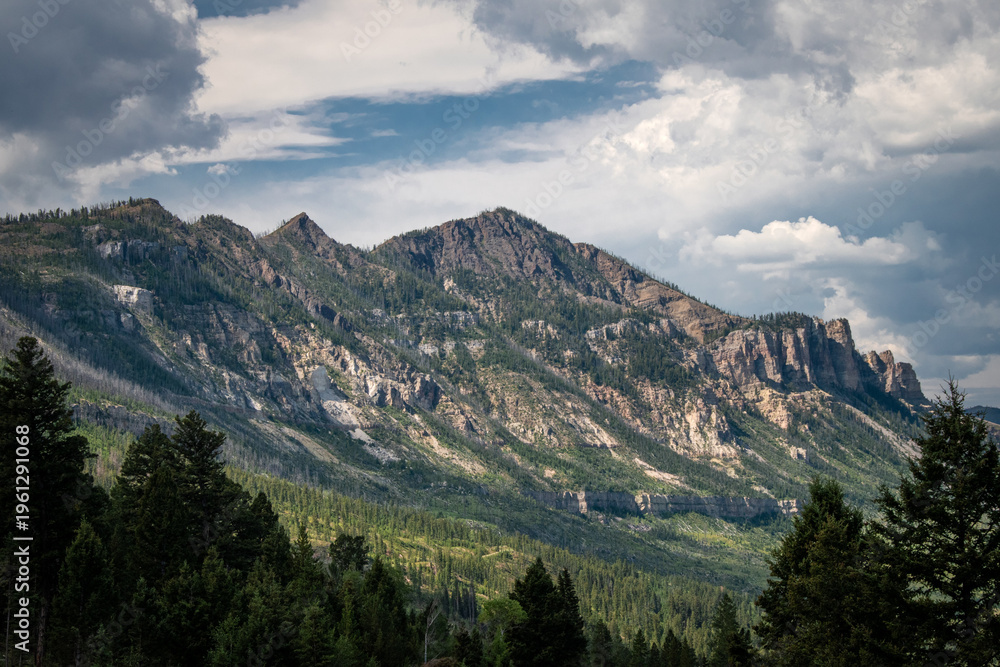 Fototapeta premium The ancient Absaroka range, Wyoming, USA