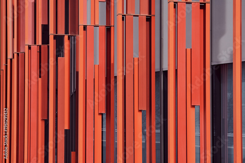 Detalle arquitectura construcción en rojo