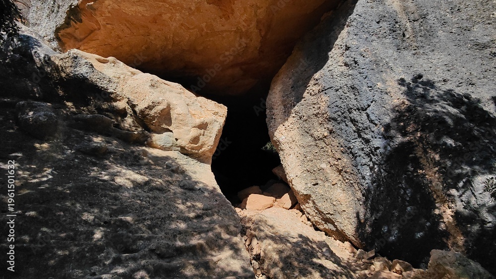 Fototapeta premium Ermita de Sant Bartomeu, Racó de la Pastera, Serra del Montsant, Tarragona