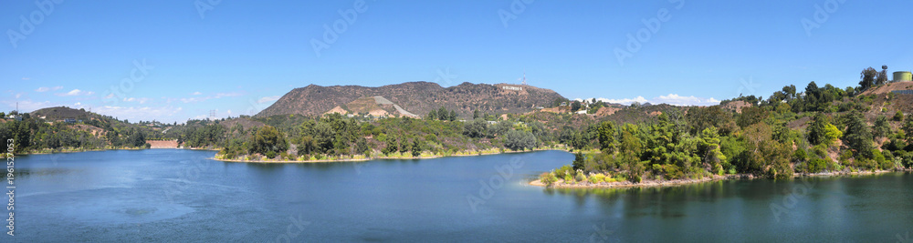 Fototapeta premium Panorama of the Hollywood Reservoir with the famous Hollywood sign in the background in Los Angeles, California, USA