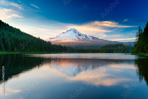 Volcano mountain Mt. Hood, in Oregon, USA.
