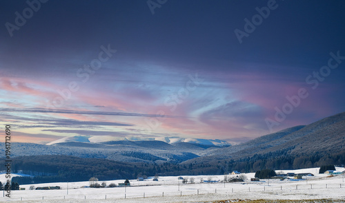 Quadro em tela a splendid sunset on the Spring Plateau