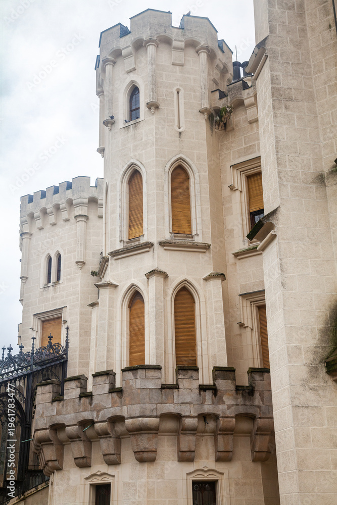 Obraz premium Hluboka Castle white neogothic towers