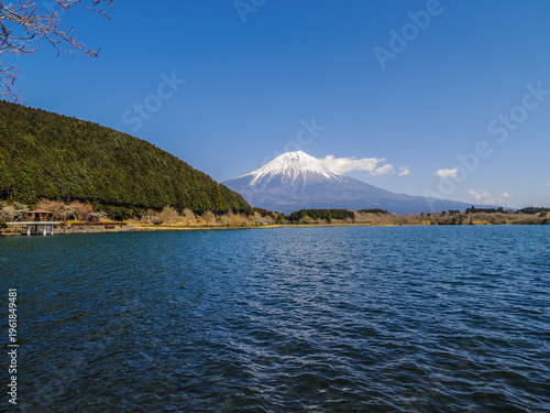 Wallpaper Mural 【静岡県】富士宮市・田貫湖と富士山 Torontodigital.ca