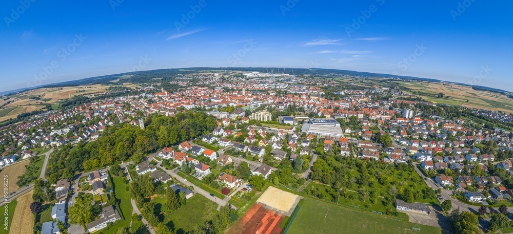 Fototapeta premium Blick ins Donautal bei Ehingen am südlichen Rand der Schwäbischen Alb im Sommer