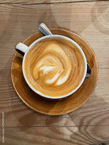 Canvastavla Flat white coffee on wooden table