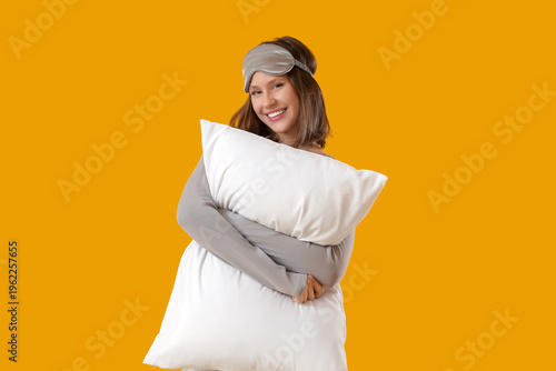Young woman with sleeping m...
