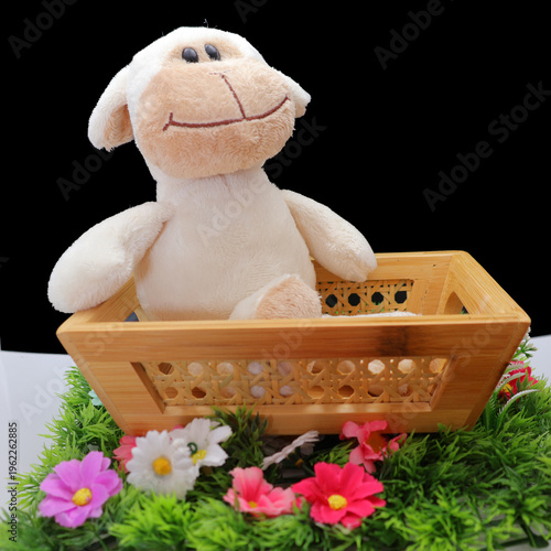 petit  agneau en peluche pour féter Pâques