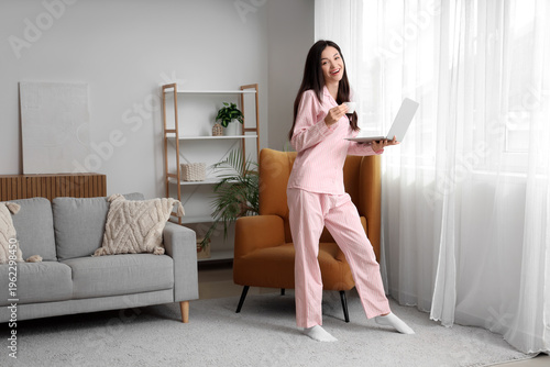 Female freelancer in pink p...