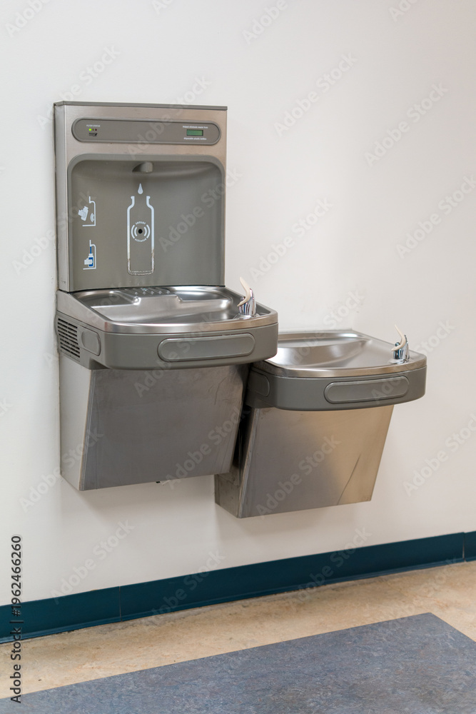 Ταπετσαρία Modern drinking water fountain with bottle filling station on wall