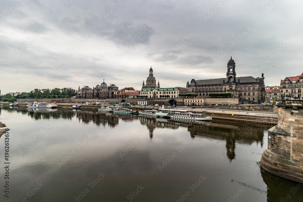 Obraz premium Skyline of Dresden with Elbe river, Germany