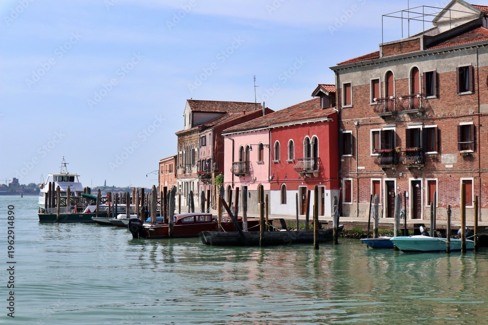 Obraz premium Canal Grande di Murano (Grand Canal of Murano) viewed from San Donato Island in Murano, Italy