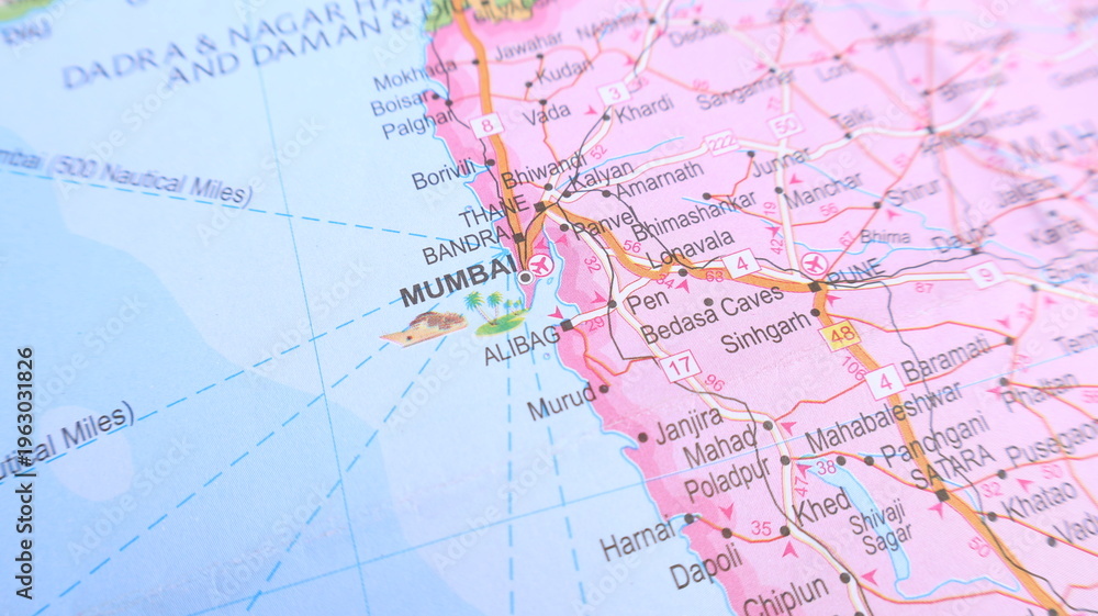 Obraz premium Mumbai, Maharashtra, India on a Colorful Map