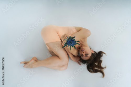 Фотография visualization of a woman's self-perception, psychological state, negative emotio