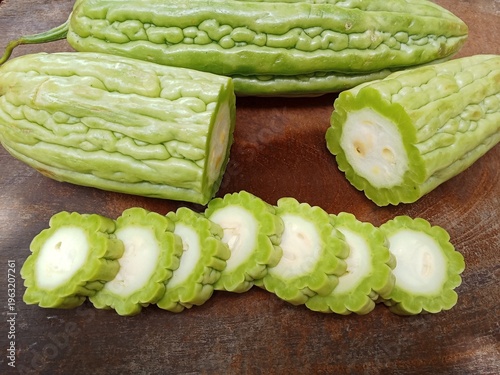 Bitter melon has a bitter taste but is healthy. 